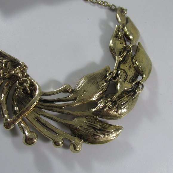 Vintage Style Calla Pendant Enamel Rhinestone Necklace Earring Set - Picture 6 of 6